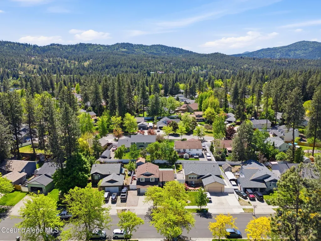 5268 E Woodland Drive Post Falls ID 83854