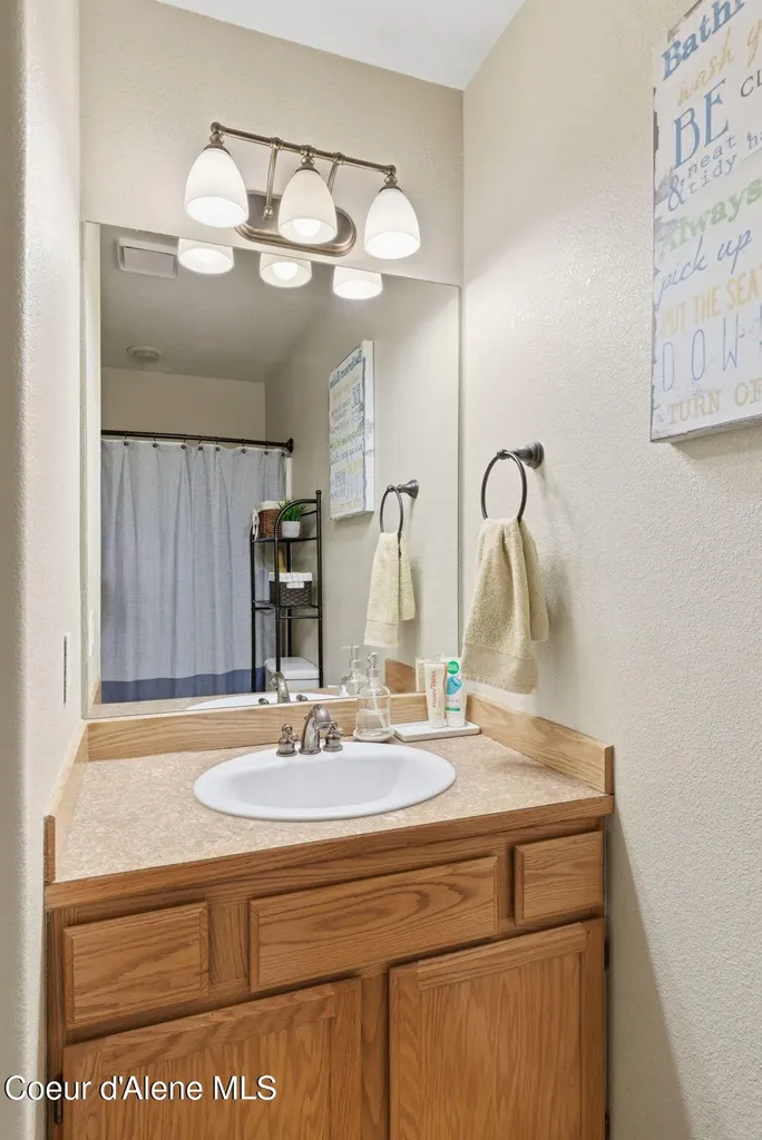 5268 E Woodland Drive Post Falls ID 83854