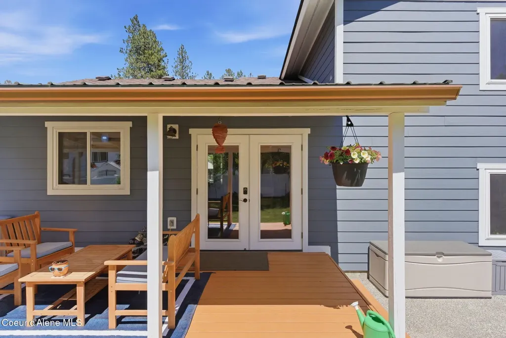5268 E Woodland Drive Post Falls ID 83854