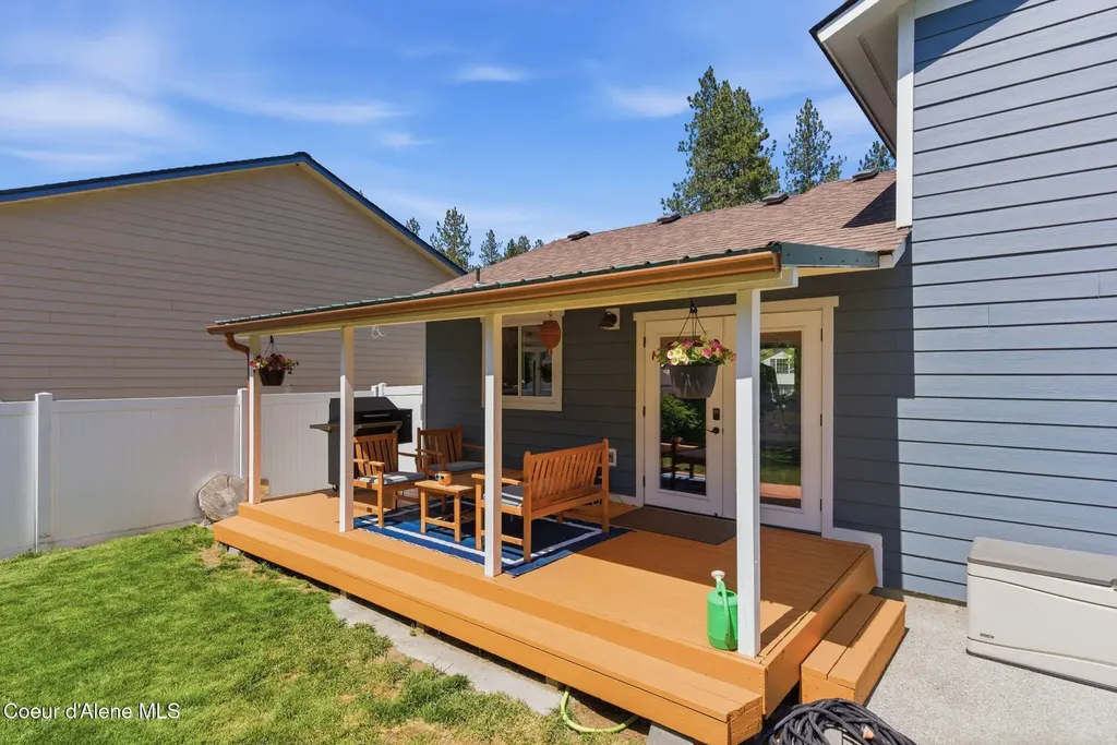 5268 E Woodland Drive Post Falls ID 83854