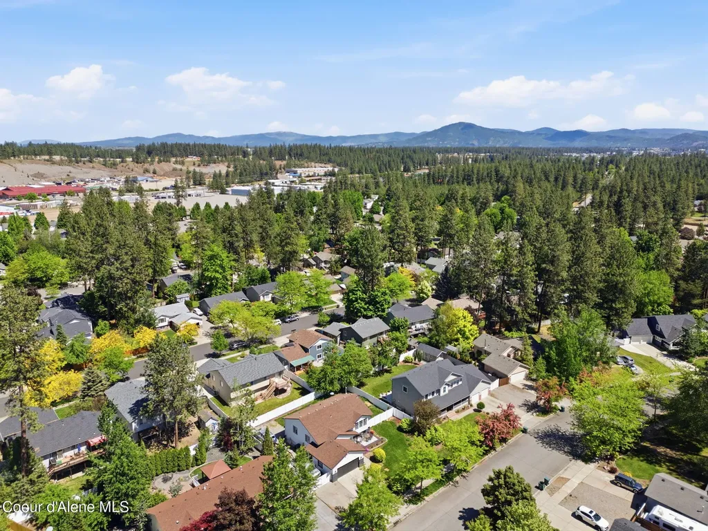 5268 E Woodland Drive Post Falls ID 83854