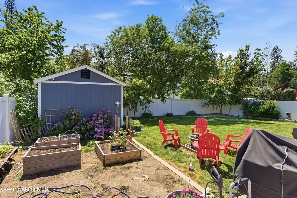 5268 E Woodland Drive Post Falls ID 83854