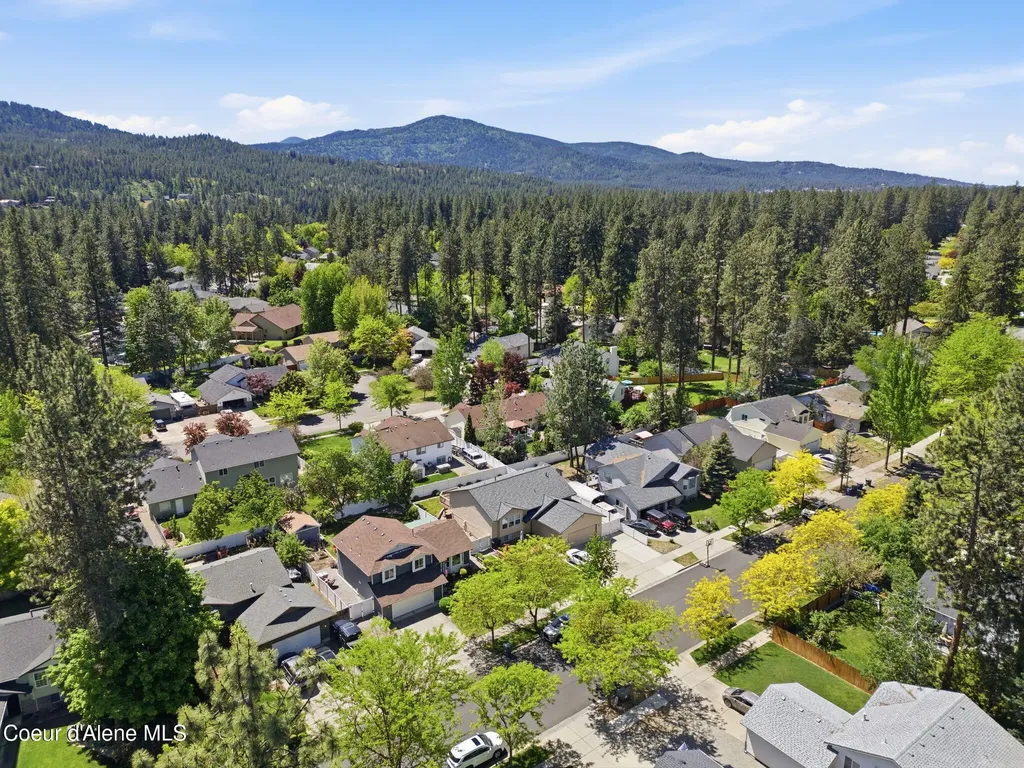 5268 E Woodland Drive Post Falls ID 83854