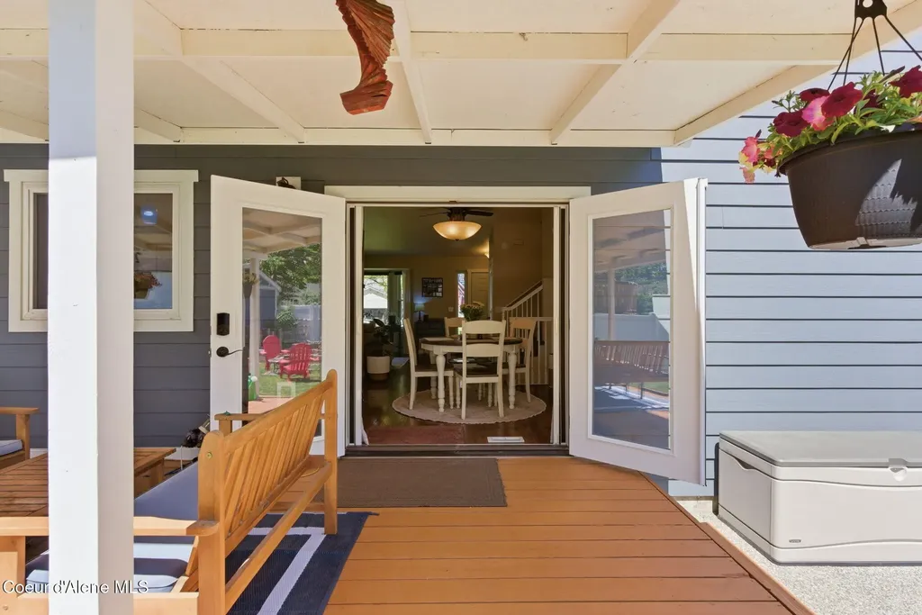 5268 E Woodland Drive Post Falls ID 83854