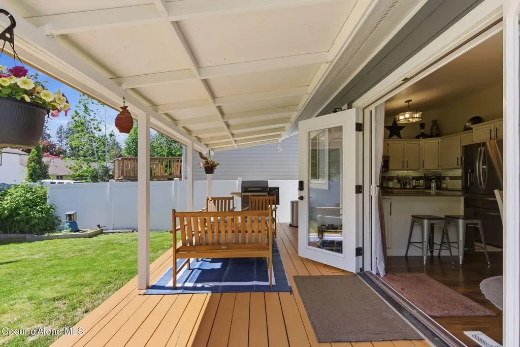 5268 E Woodland Drive Post Falls ID 83854