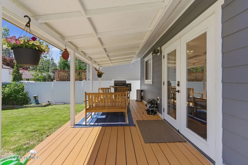 5268 E Woodland Drive Post Falls ID 83854