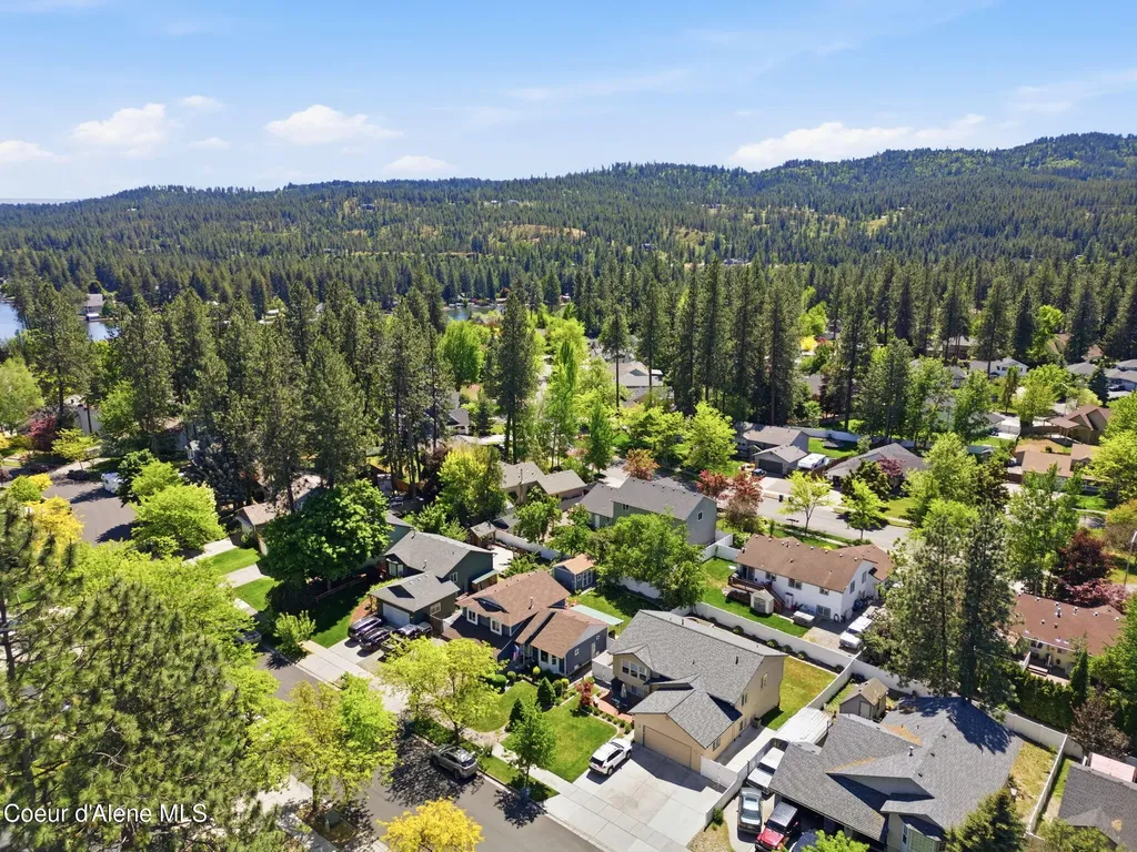 5268 E Woodland Drive Post Falls ID 83854