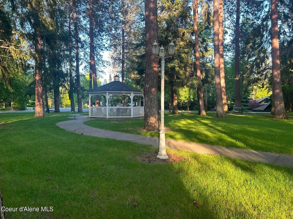 5268 E Woodland Drive Post Falls ID 83854