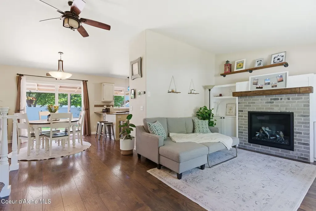 5268 E Woodland Drive Post Falls ID 83854