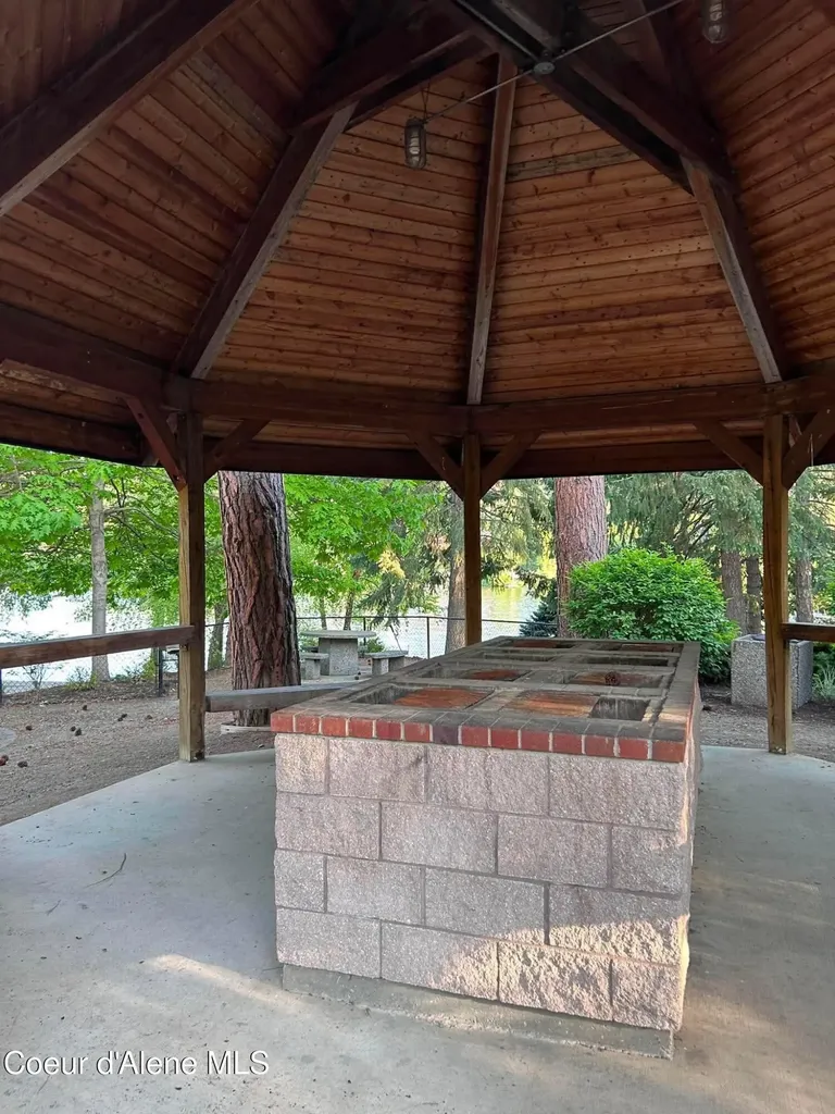5268 E Woodland Drive Post Falls ID 83854