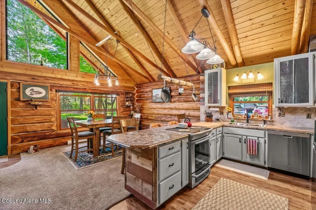 1639 W Hillsdale Road Athol ID 83801