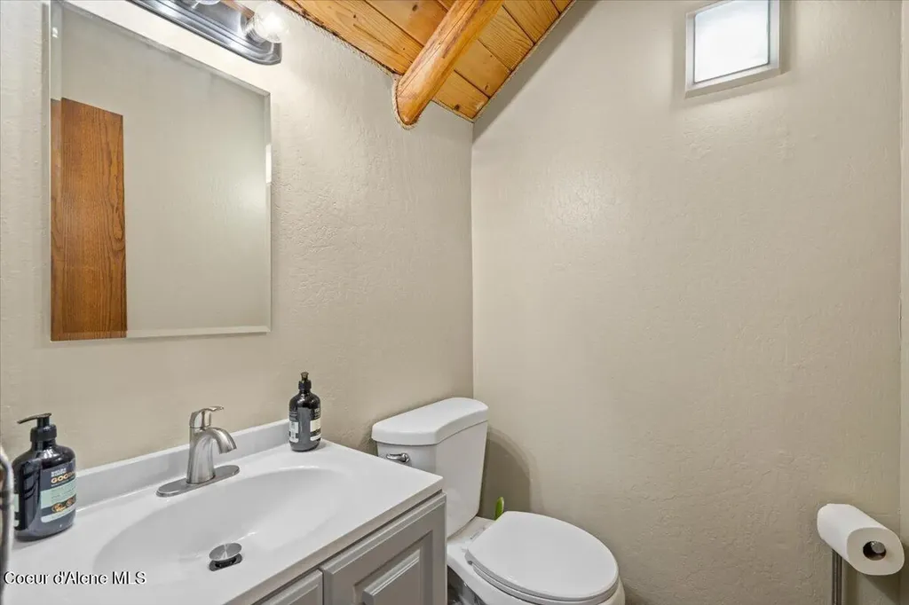 1639 W Hillsdale Road Athol ID 83801