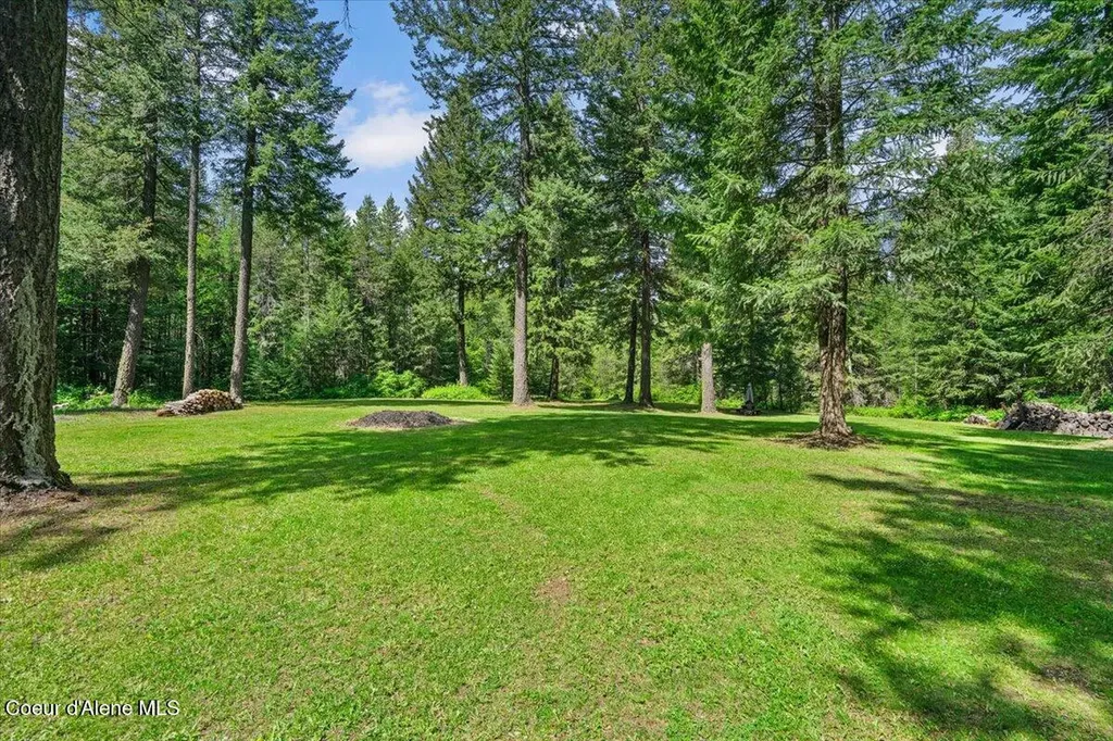 1639 W Hillsdale Road Athol ID 83801