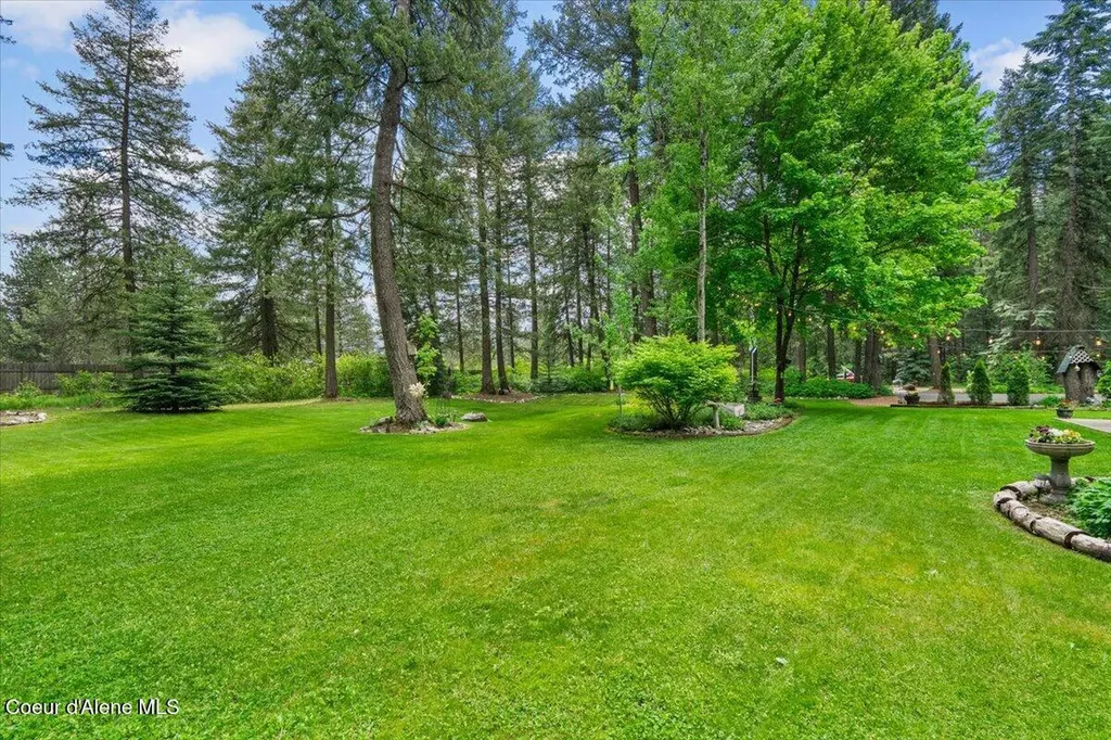 1639 W Hillsdale Road Athol ID 83801