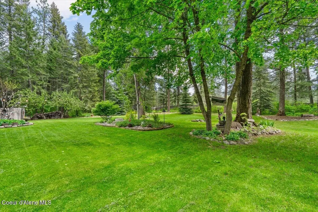 1639 W Hillsdale Road Athol ID 83801
