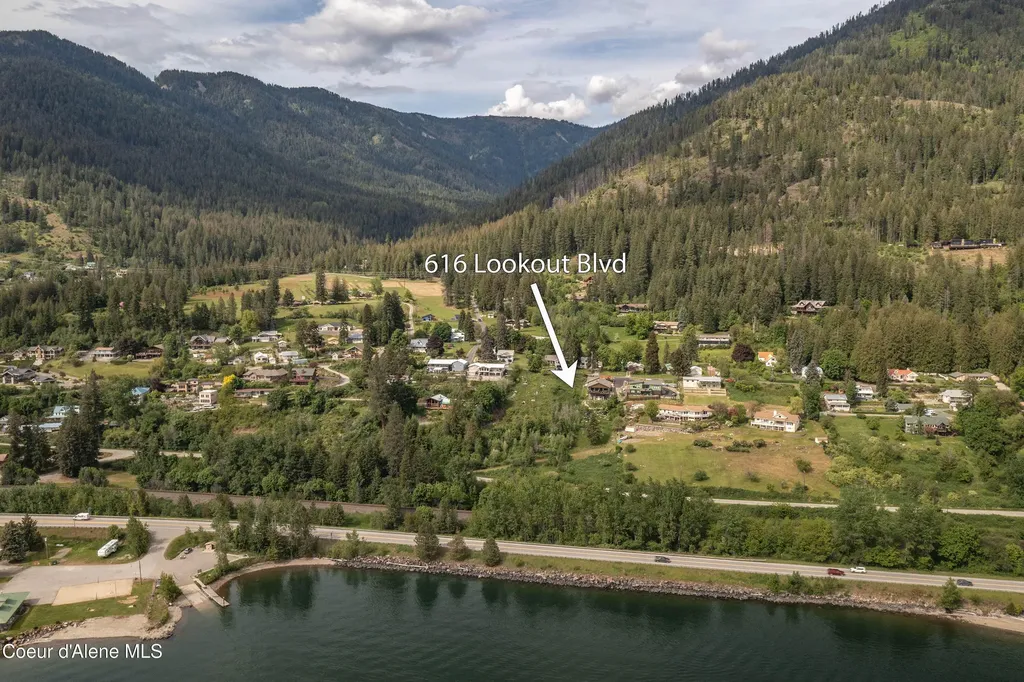 616 Lookout Boulevard Hope ID 83836