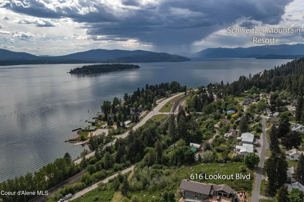 616 Lookout Boulevard Hope ID 83836