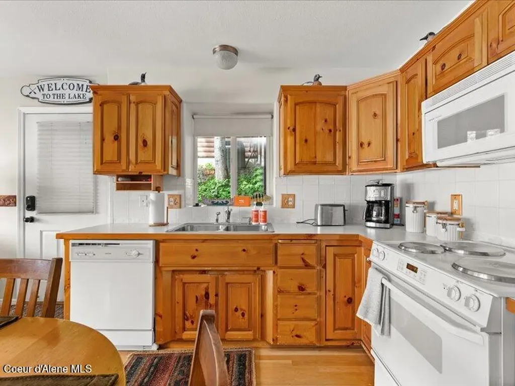 35003 E Hayden Lake Road Hayden ID 83835