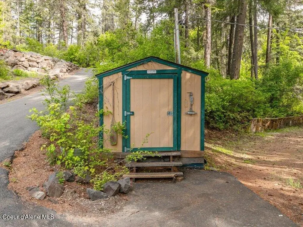 35003 E Hayden Lake Road Hayden ID 83835