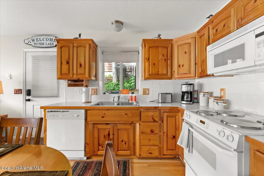35003 E Hayden Lake Road Hayden ID 83835