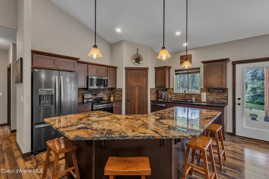 2130 E Bellamy Road Athol ID 83801