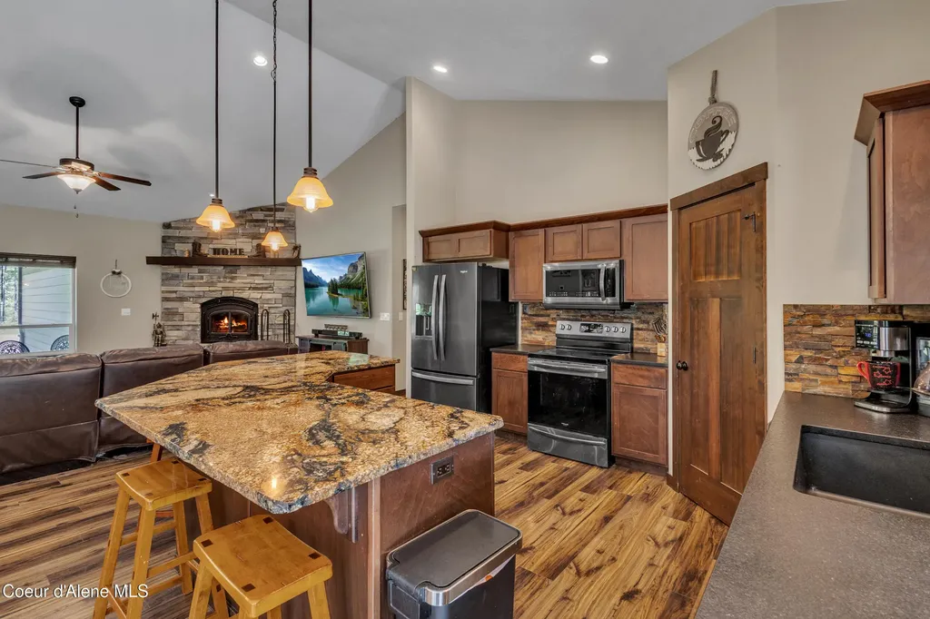 2130 E Bellamy Road Athol ID 83801