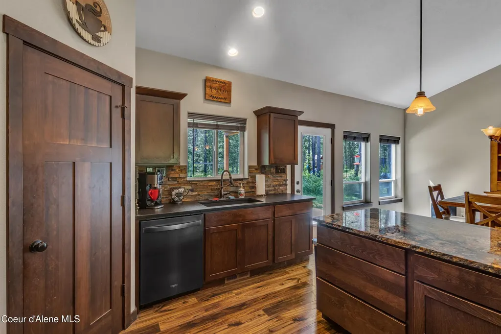 2130 E Bellamy Road Athol ID 83801