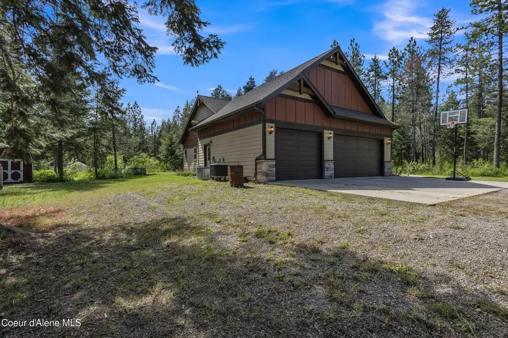 2130 E Bellamy Road Athol ID 83801