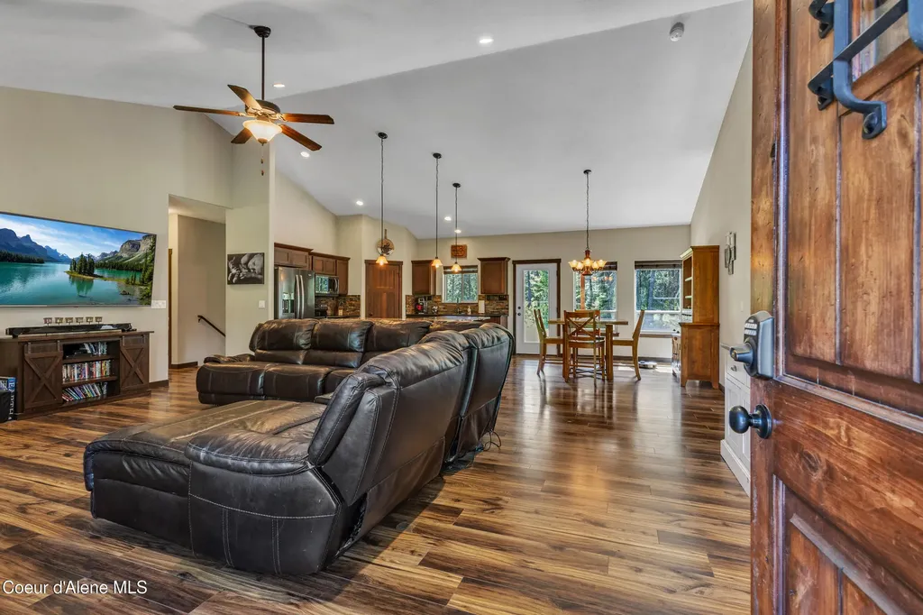 2130 E Bellamy Road Athol ID 83801