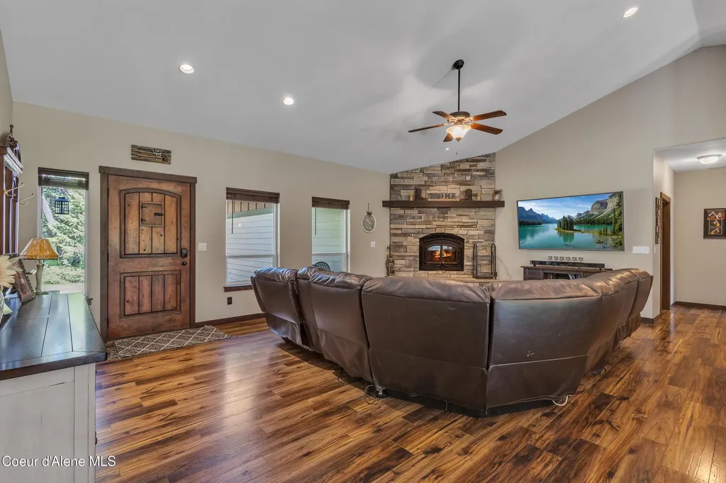 2130 E Bellamy Road Athol ID 83801