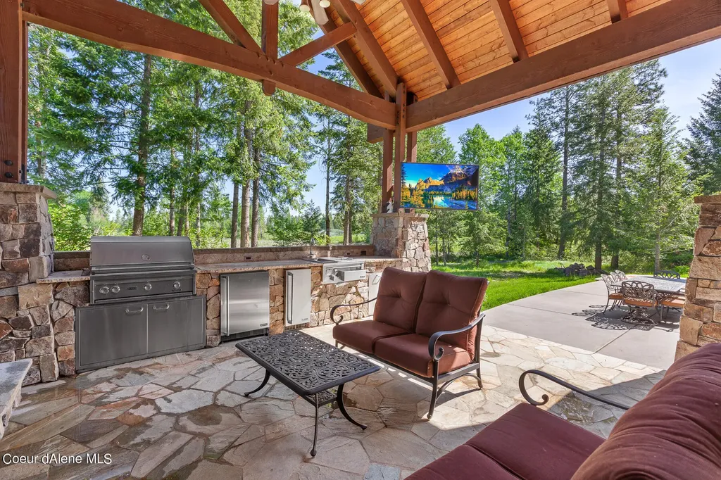 6126 S Gozzer Road Harrison ID 83833