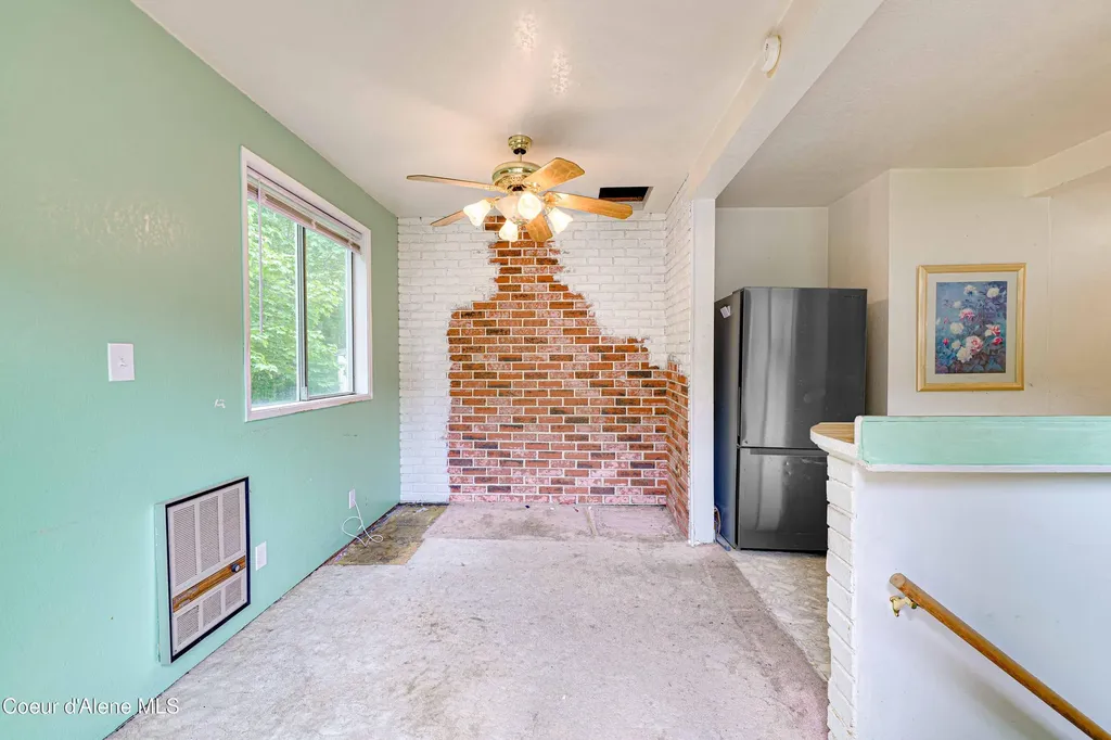 203 W Yellowstone Avenue Silverton ID 83867
