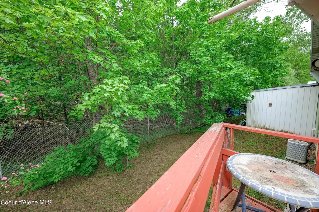 203 W Yellowstone Avenue Silverton ID 83867