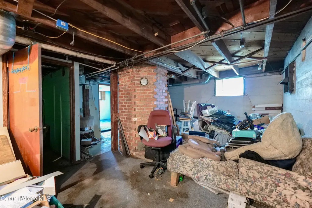 203 W Yellowstone Avenue Silverton ID 83867
