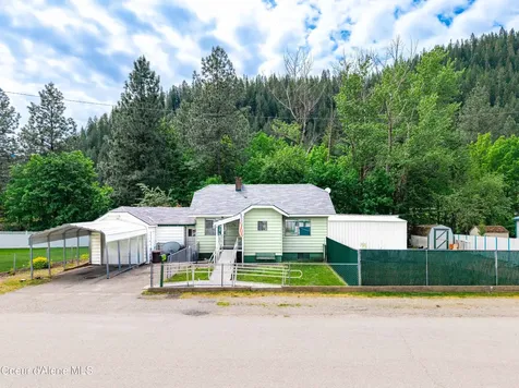 203 W Yellowstone Avenue Silverton ID 83867