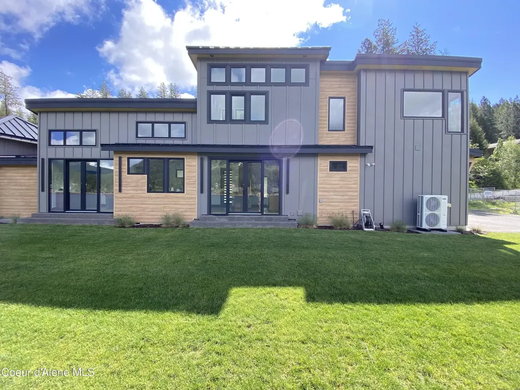 1808 Garfield Bay Road Sagle ID 83860