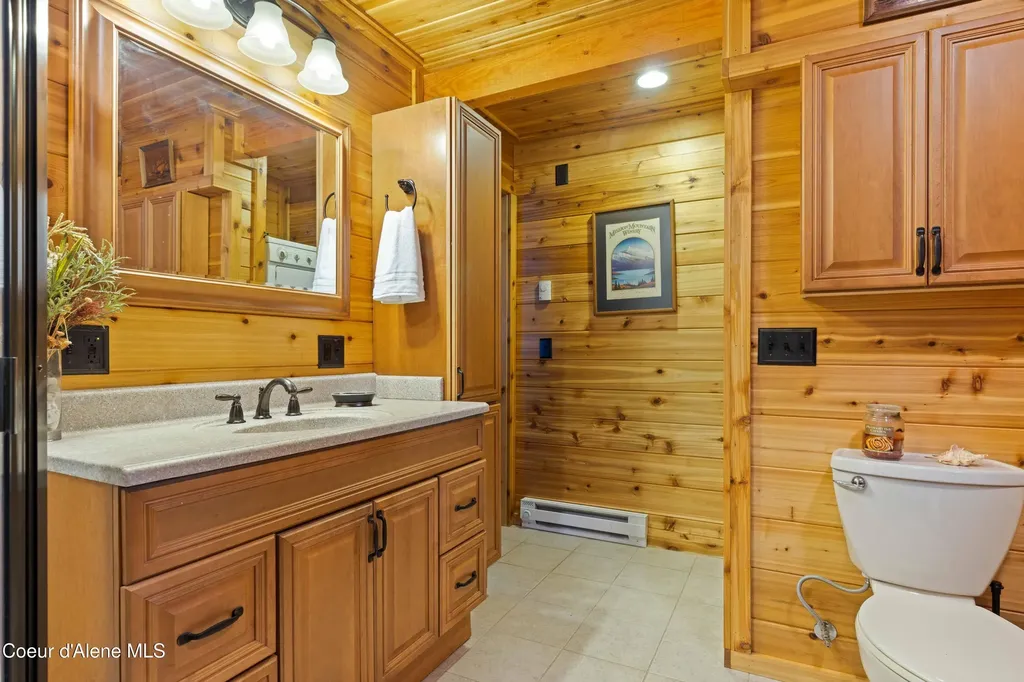 524 Glacier Loop Bayview ID 83803