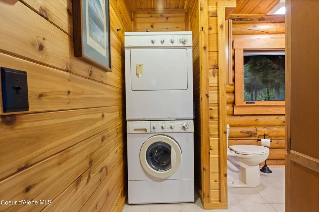 524 Glacier Loop Bayview ID 83803