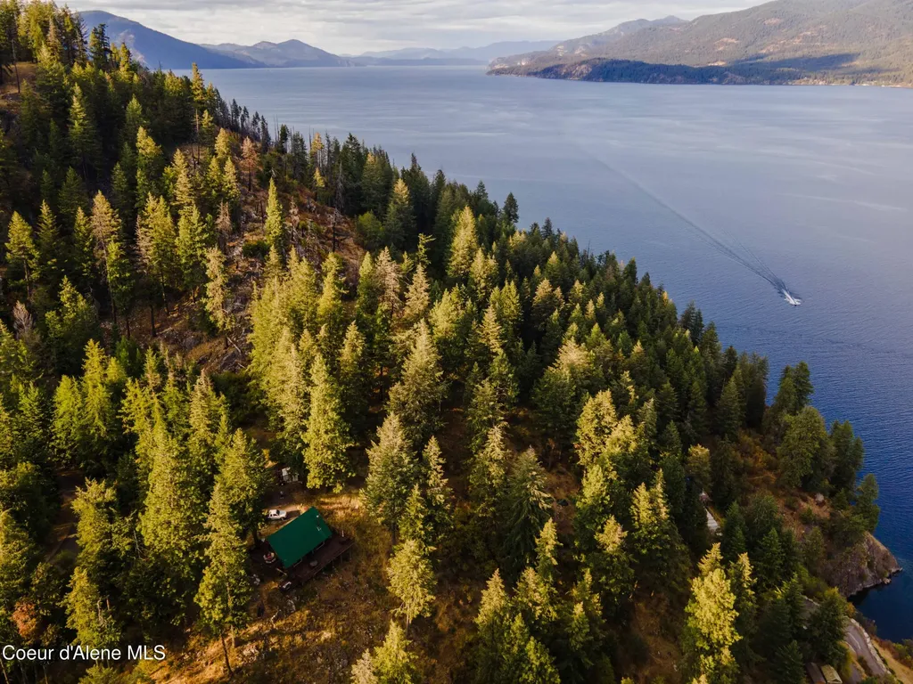 524 Glacier Loop Bayview ID 83803