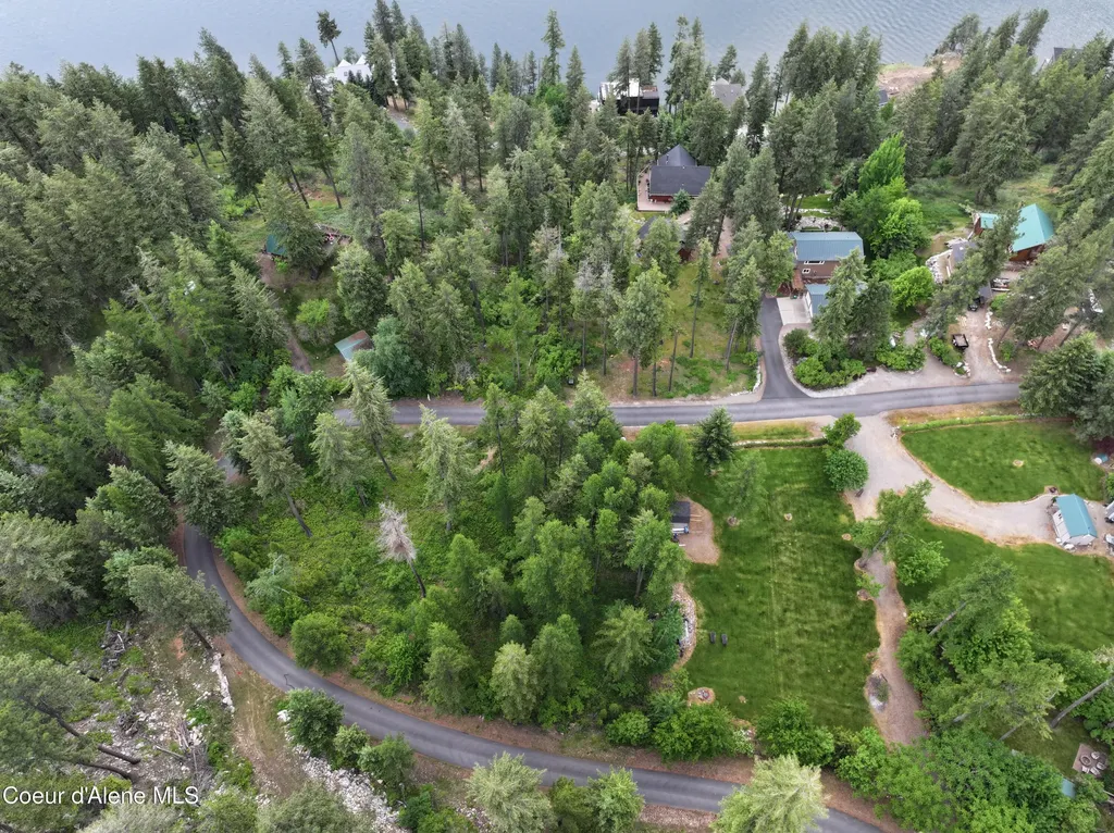 524 Glacier Loop Bayview ID 83803