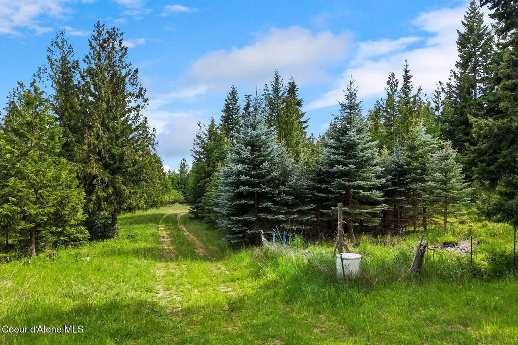 10435 Highway 1 Bonners Ferry ID 83805