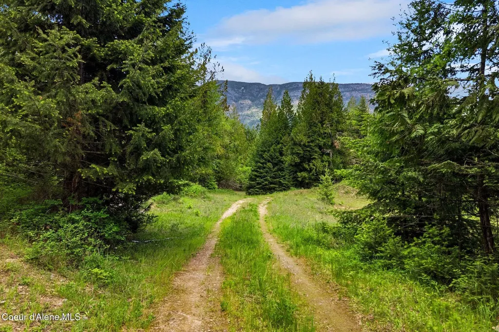 10435 Highway 1 Bonners Ferry ID 83805