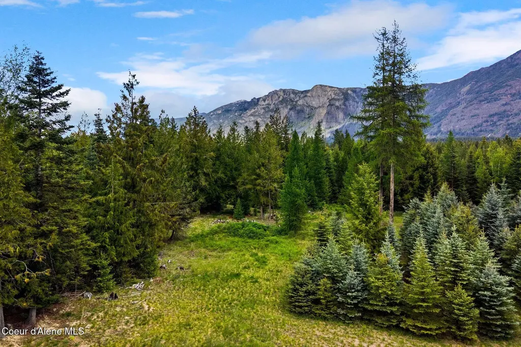 10435 Highway 1 Bonners Ferry ID 83805