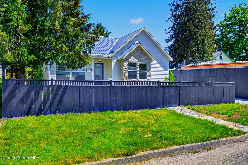 311 S Third Avenue Sandpoint ID 83864