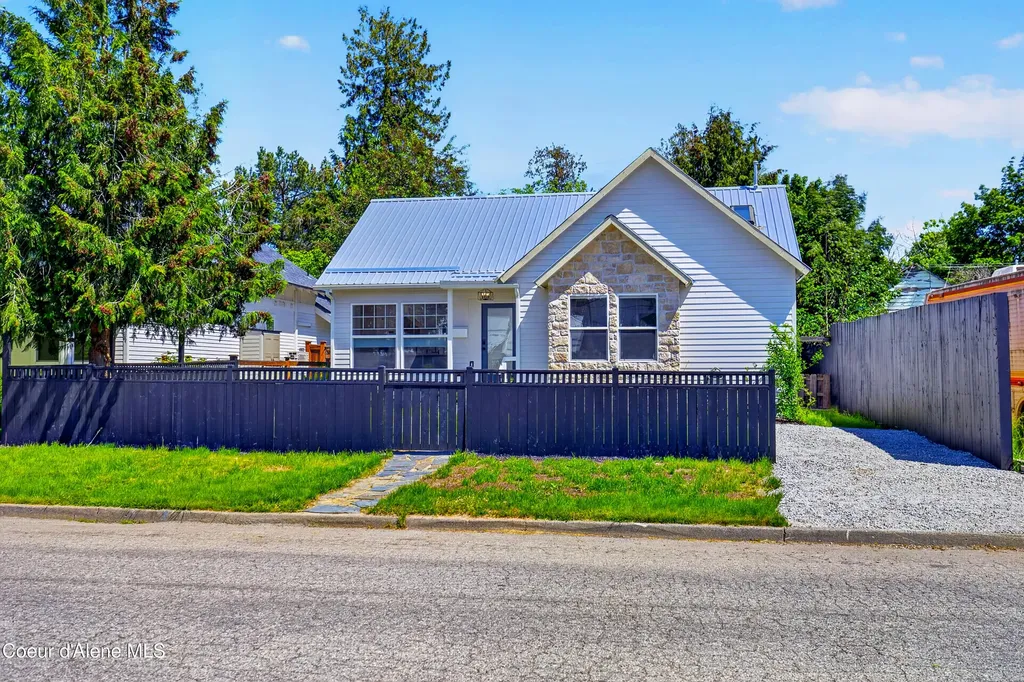 311 S Third Avenue Sandpoint ID 83864
