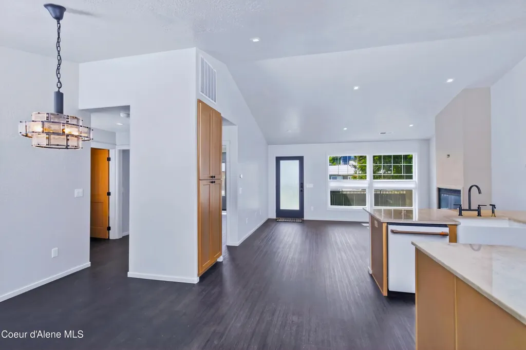 311 S Third Avenue Sandpoint ID 83864