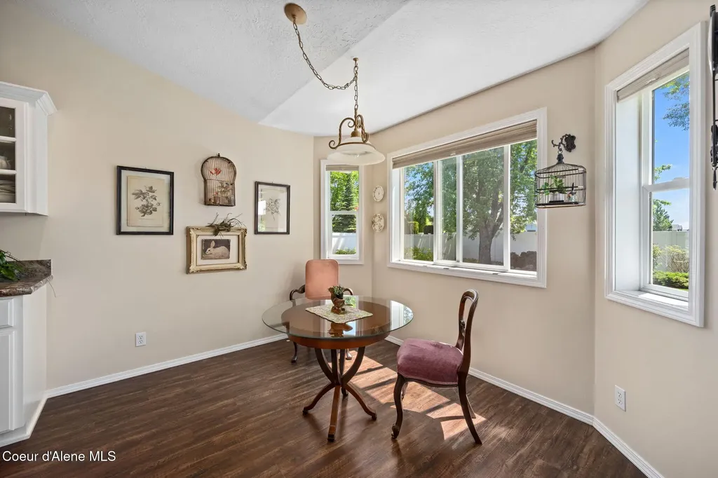 1694 W Cardinal Avenue Hayden ID 83835