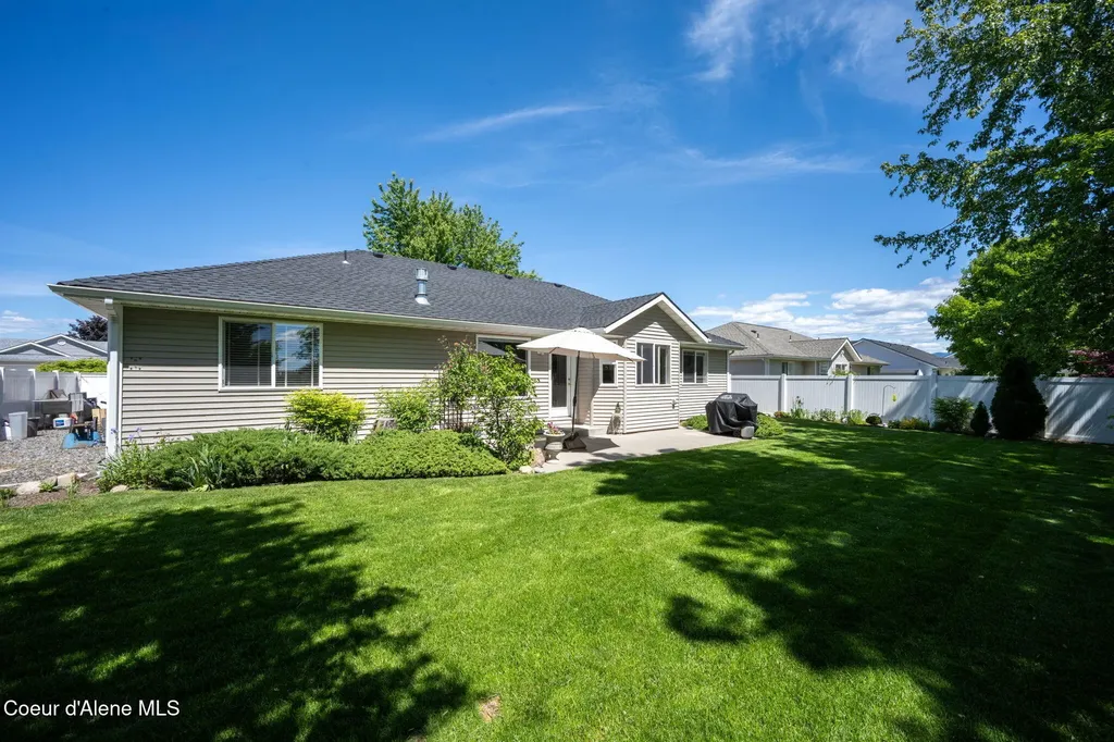 1694 W Cardinal Avenue Hayden ID 83835