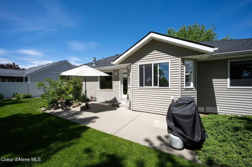 1694 W Cardinal Avenue Hayden ID 83835