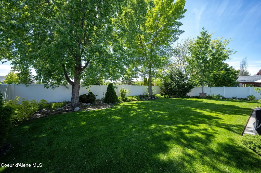 1694 W Cardinal Avenue Hayden ID 83835